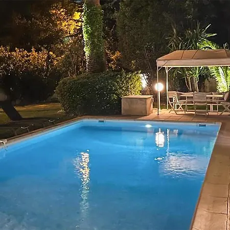 Beautiful In With Kitchen Hébergement de vacances Cannes